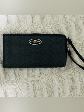 Coach Black Signature Zip Wristlet